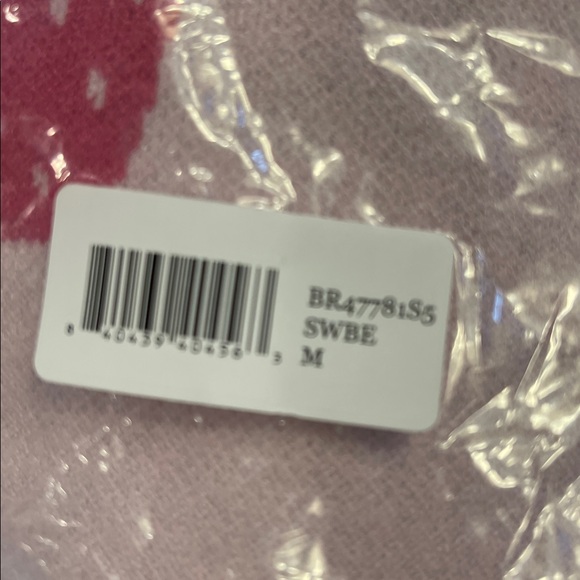 Beach Riot NWT Sz M Joey Sweet strawberries oversized sweater; so cute! - Picture 16 of 16